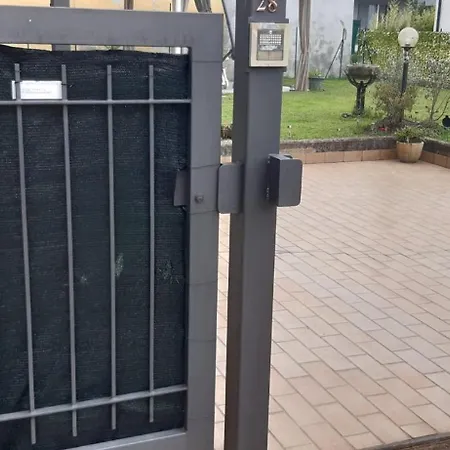 Casa Carmela Privatunterkunft Angera